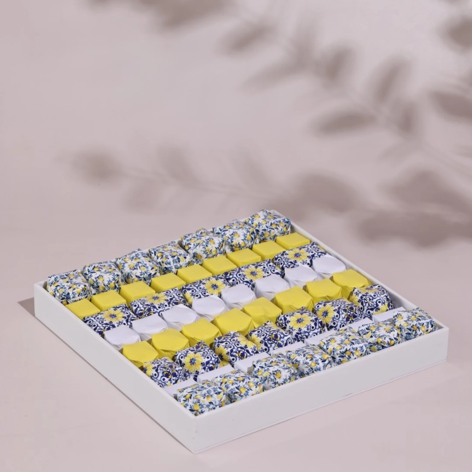 1.175KG White Wooden Tray, Les Rêves d'Été