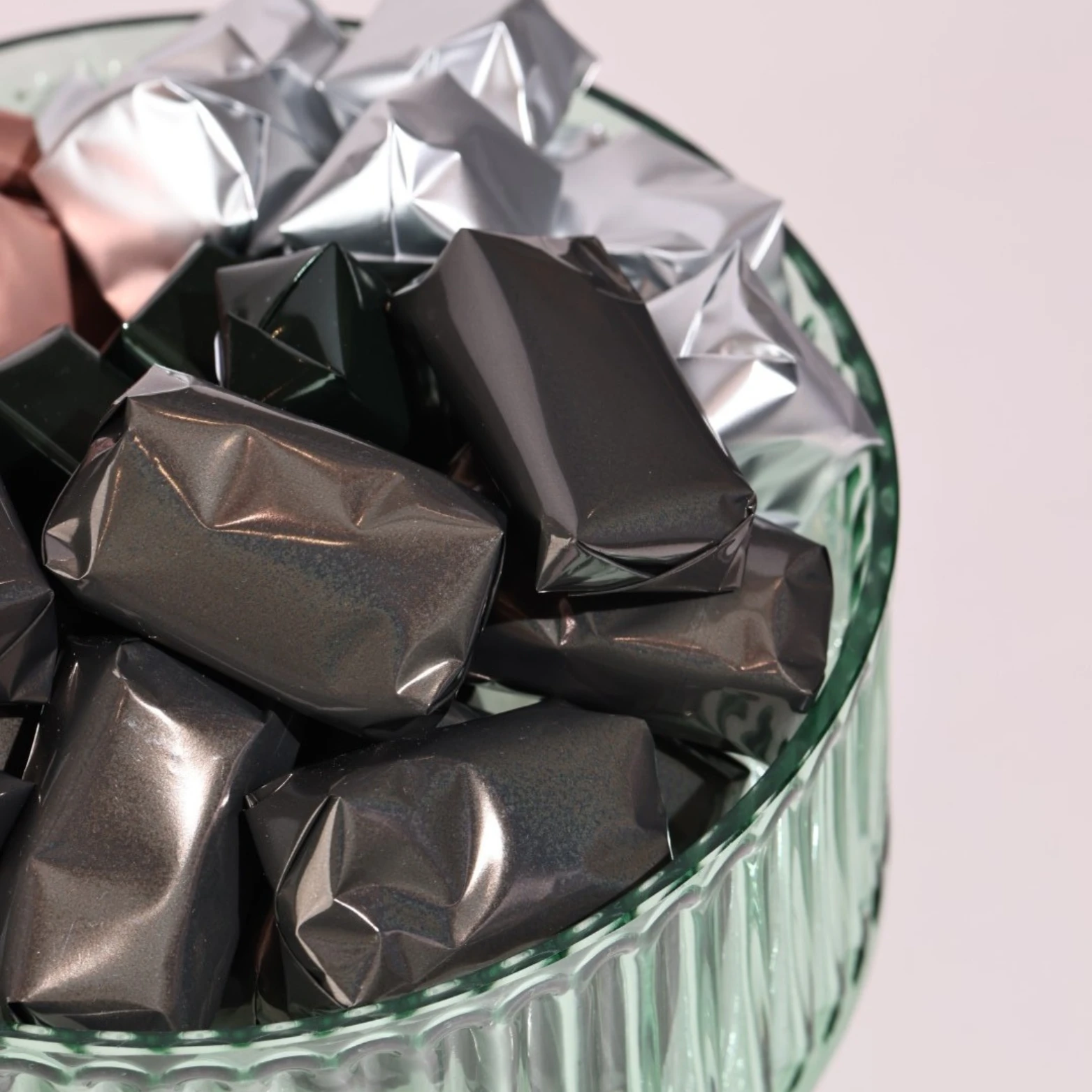 1KG Green Glass Footed Bowl, Les Arcs en Ciel - Image 2