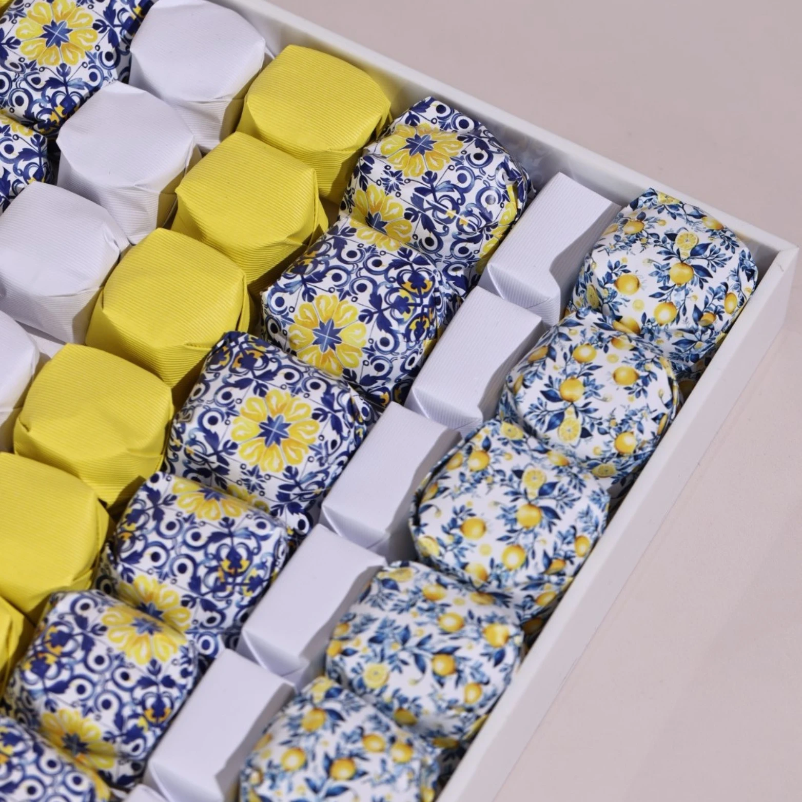 1.175KG White Wooden Tray, Les Rêves d'Été - Image 2