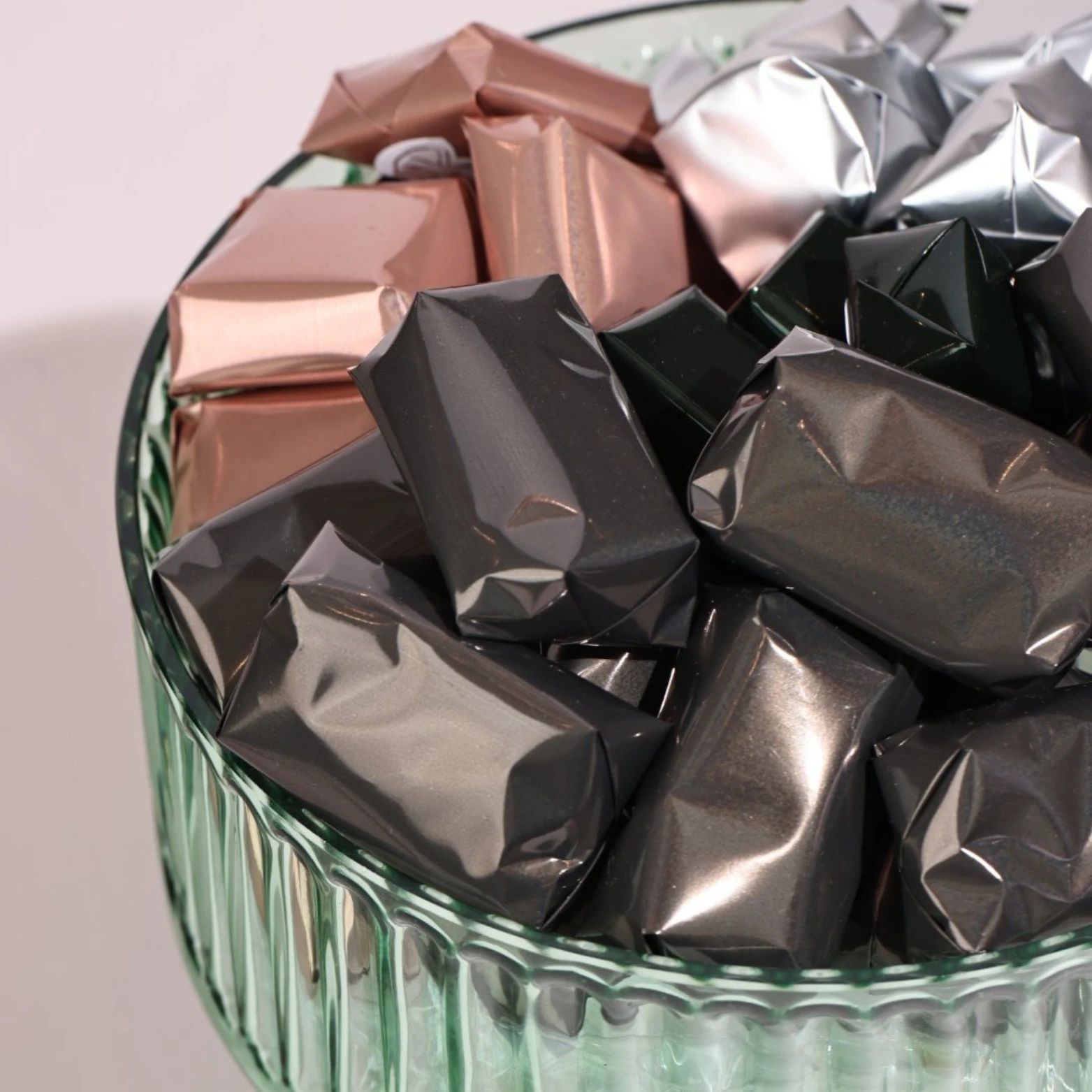 1KG Green Glass Footed Bowl, Les Arcs en Ciel - Image 3